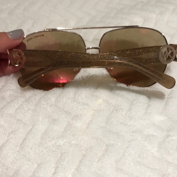 MICHAEL KORS SUNGLASSES - Picture 6 of 7